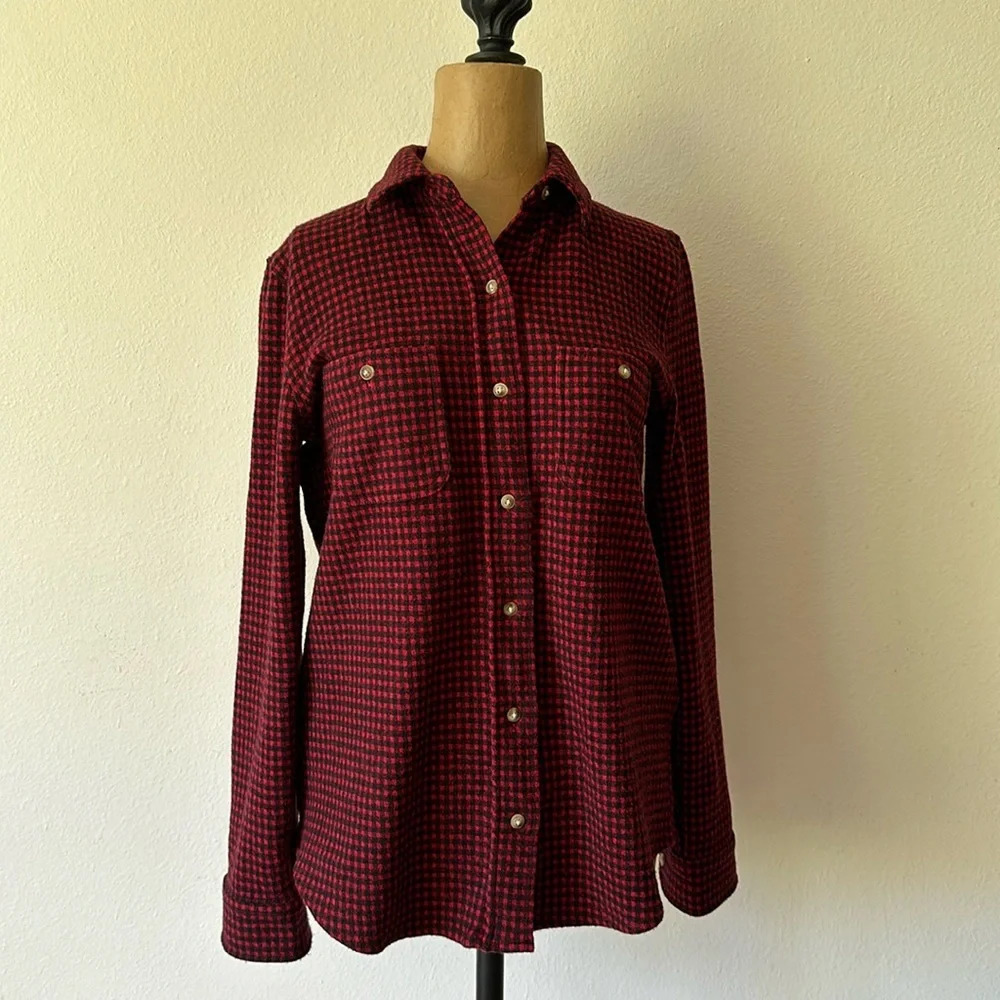 Faherty sz S red black checked super soft long sleeve button down shirt GVUC